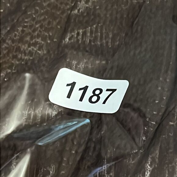 Zenergyw by Chicos women’s size one 3/4 sleeve windbreaker with pockets - Picture 6 of 6